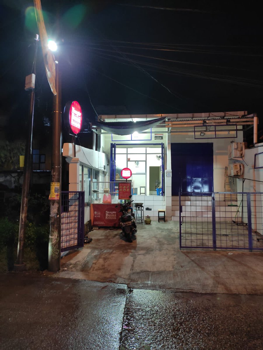 Mampir ke Nasigoreng andalan, nasi goreng bumi rempah yang di MGT  Beks🤤🤤