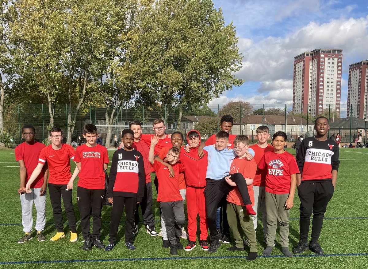 We are wearing red today in standing up against racism - Show Racism the Red Card! #wearredday <a href="/SRtRCScotland/">Show Racism the Red Card 🏴󠁧󠁢󠁳󠁣󠁴󠁿</a>