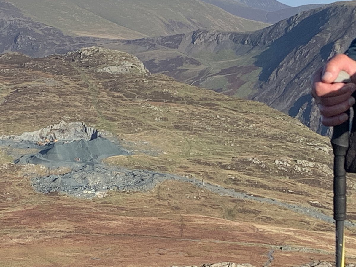 Beautiful #LakeDistrict views, but what was his favourite - seeing an old #JCB of type he drove most of his working life 😁 forget the #wainwrights for a minute