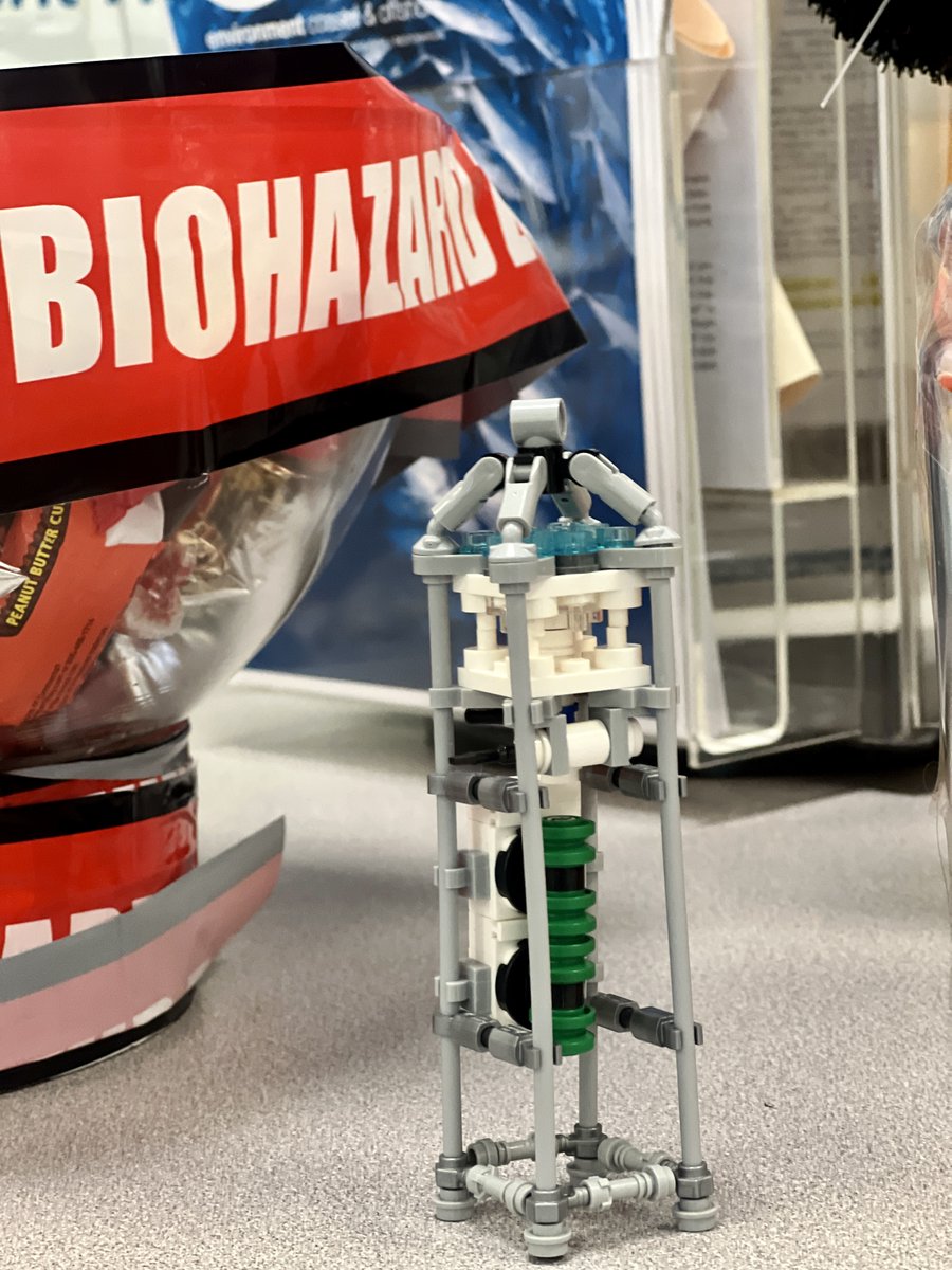 It's finally here! Our new #Legobrick #PPS! (@ReindertN one will be winging its way toward you soon!) You might win one too in our 2022 #LabSwag giveaway. Enter here: tinyurl.com/5dvtpyjj Biohazard Reeces Halloween Candy not included.