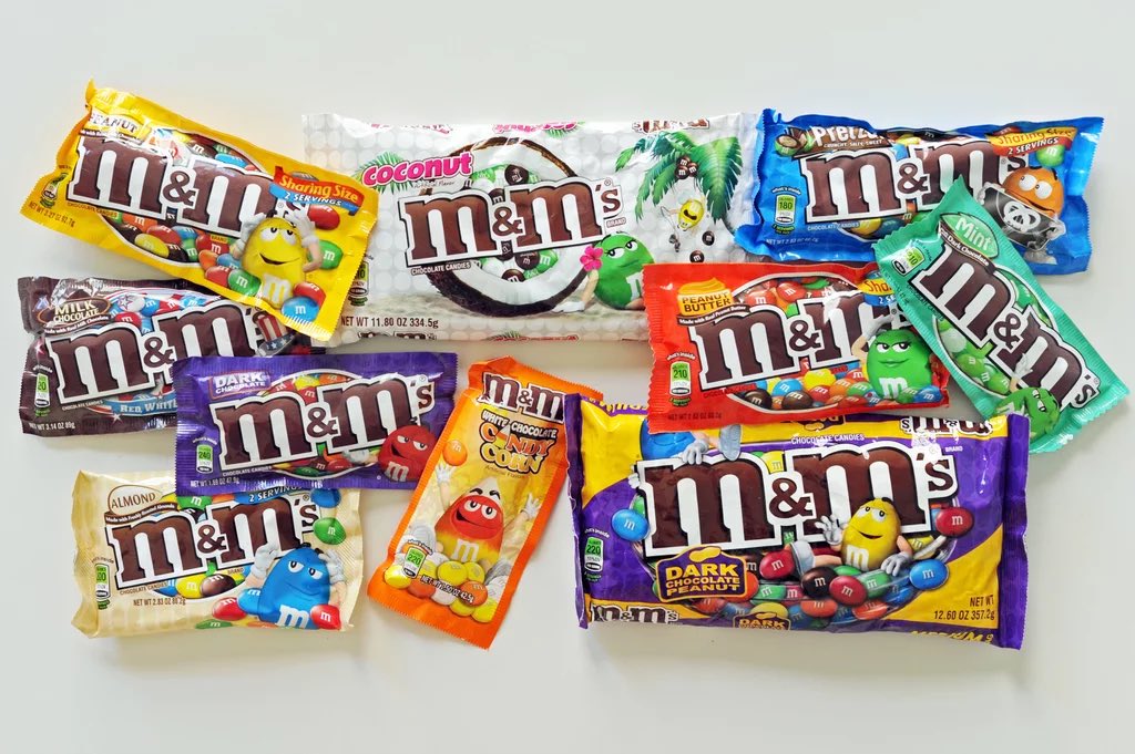 EconomicsAR's tweet image. You can only keep one. Which do you pick? #MMsDay 

Do you know the story behind the entrepreneurs of M&amp;amp;Ms? Check out this information book: getepic.com/book/41110335/… 

#EconEdMonth