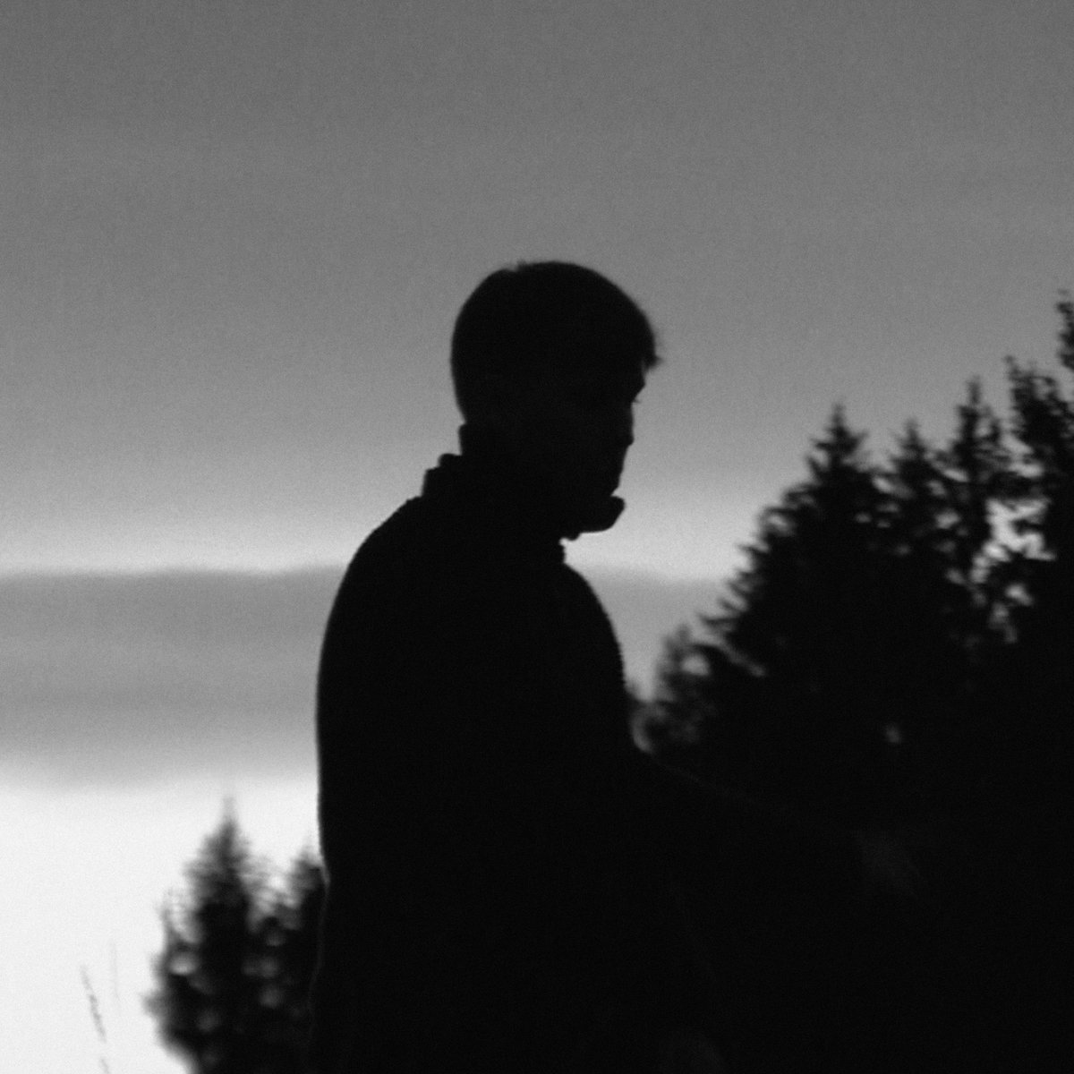 Big return to Twitter! My new song Slow Down is out next Wednesday! 

Pre-save it here: 777music.ffm.to/slowdown