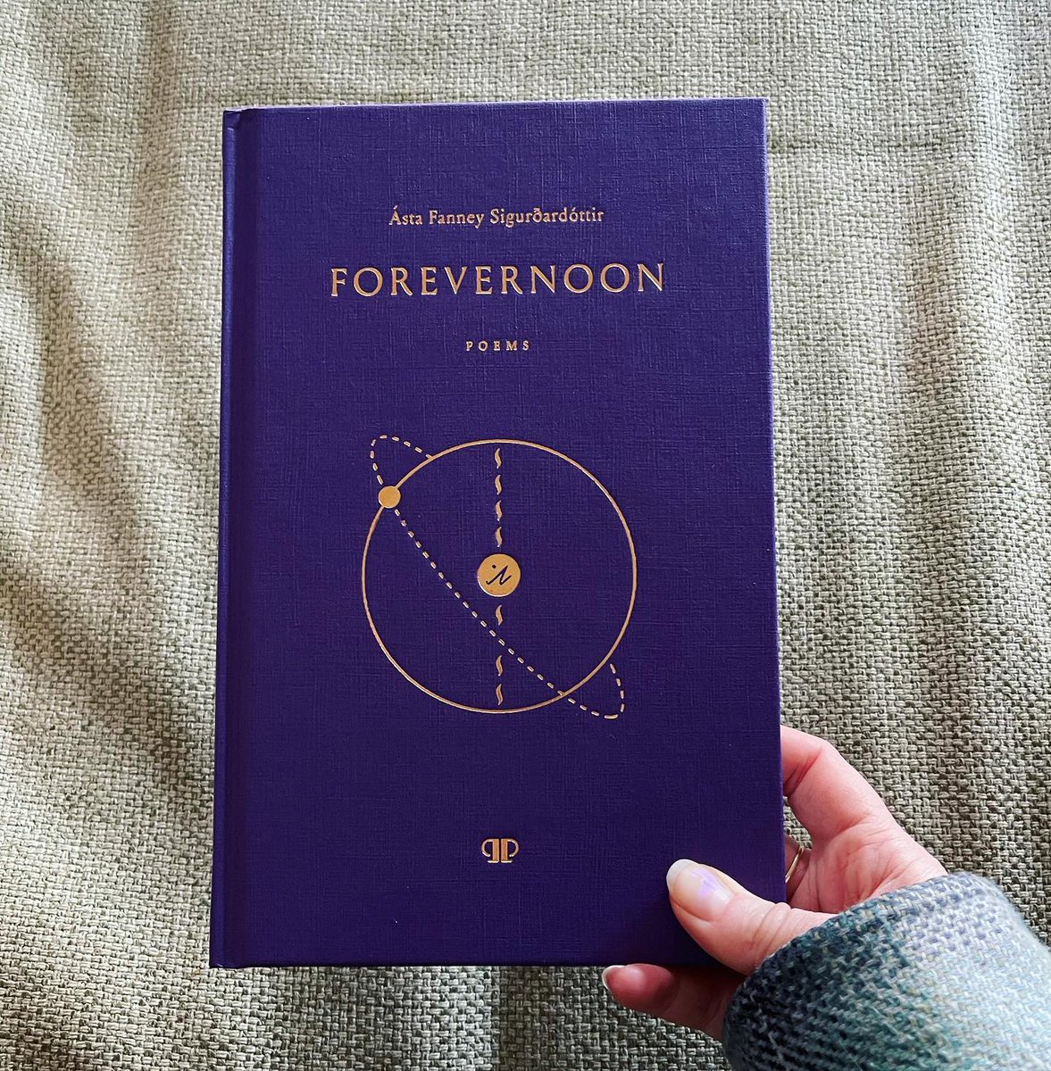 It's launch day for FOREVERNOON by Ásta Fanney Sigurðardóttir, translated by Vala Thorodds – a book of bright, bare language but epic scope.

‘If the Icelandic poetry scene were a deck of cards, Ásta would be the ace of spades.’ – Eiríkur Örn Norðdahl

✨partus.press/products/forev…🔮