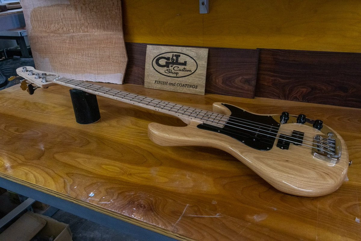 GandLGuitars's tweet photo. Here’s a Custom Shop @CLFResearch Matador in Natural over Swamp Ash, light tint Quarter sawn neck, maple fretboard, 1 ply black pickguard and dual LB•100 pickups.
#glguitars #leofender #glguitarscustomshop #clfresearch #MatadorBass #bass #MadeinFullerton #madeinUSA https://t.co/otDTQuVI0y
