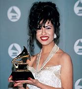 Another quote today to commemorate Hispanic Heritage Month! “I feel very proud to be Mexican. I didn’t have the opportunity to learn Spanish when I was a girl, but…it’s never too late to get in touch with your roots.” – Selena Quintanilla https://t.co/zVvYs7H0NK