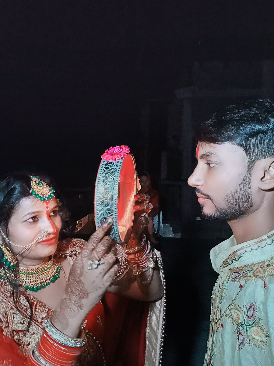 Raganikumari19's tweet photo. Happy karwachauth 🙏🙏2022 https://t.co/ghQ8r61UQ5