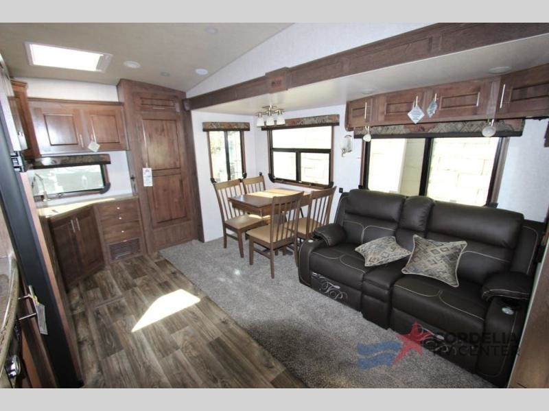 Double tap if you want this New 2022 Northwood Arctic Fox Grande Ronde 27-5L for your next #RVadventure! ❤️ Schedule your walk-through today! 👉  rpb.li/FyIx
*
*
#CordeliaRVCenter #RVLife #Camping #Camper #FifthWheel #Wanderlust #RVing #Adventure #RVFamily