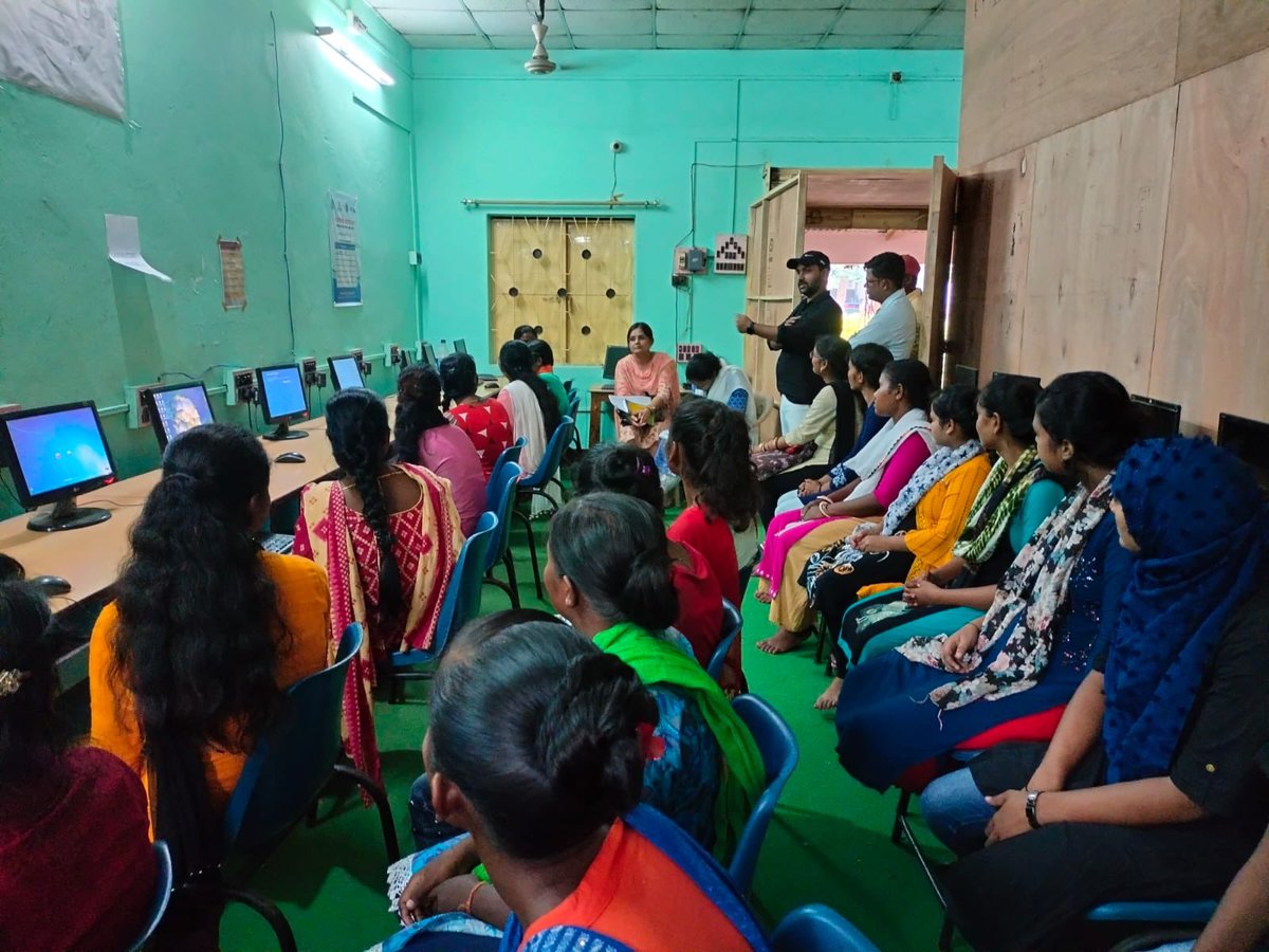 Tejaswini_Jh's tweet photo. State Team visited Jamtara & Dumka District to Assess & Monitor the ongoing Bridge education activities and Skills Training programs under Tejaswini Project on 12th & 13th October 2022.
#AccessAndMonitoring
#BusinessSkillTraining #VocationalSkillsTaining
#AGYW #Tejaswinijharkhand https://t.co/bBbRtWVoRx