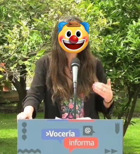 MiraValta's tweet photo. @camila_vallejo Carabineros #Regla7metrosAHORA https://t.co/XyhbhBq3Vu