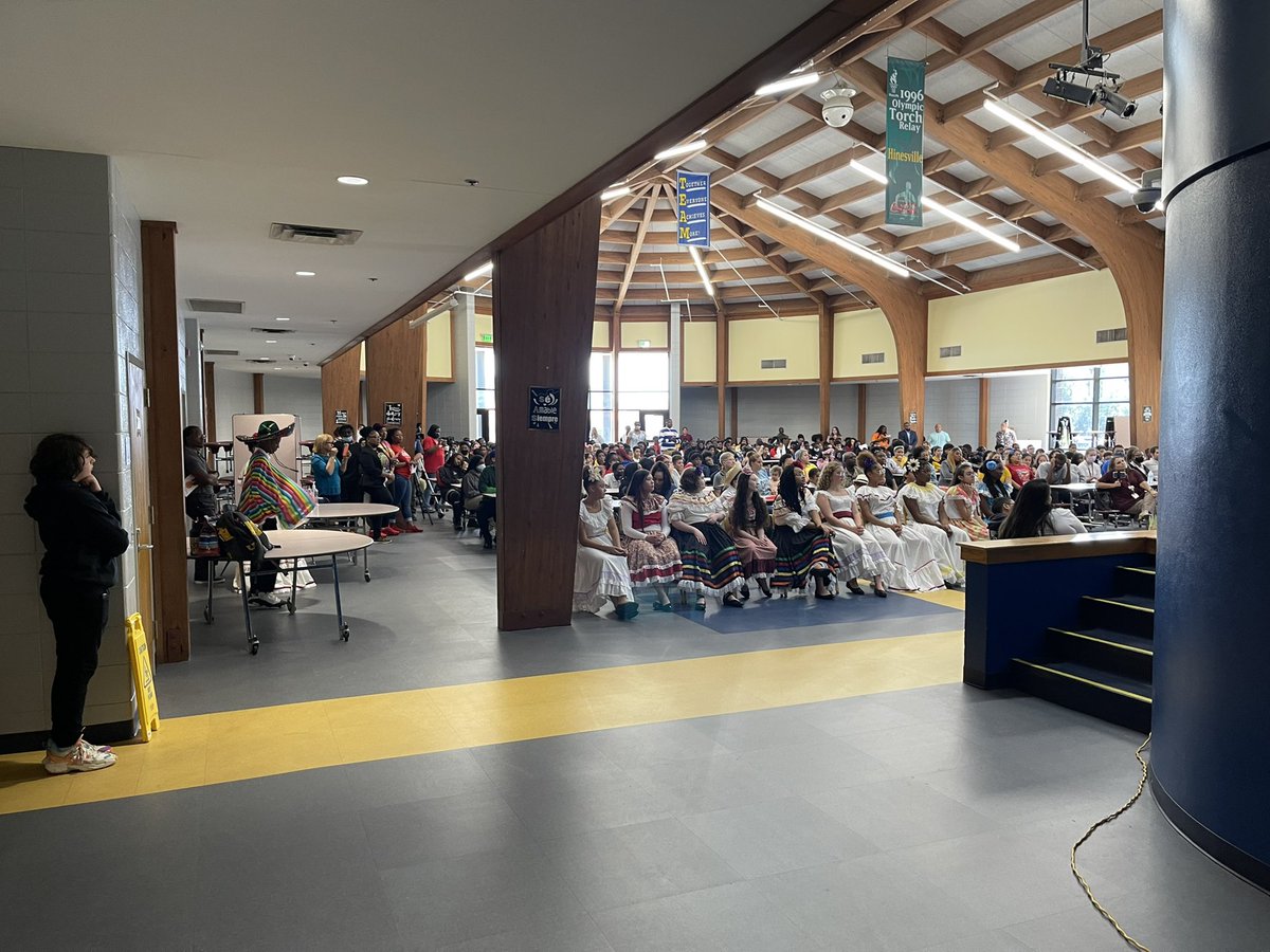 CLB_Dr's tweet photo. Rapt attention at THE Nest! #HispanicHeritageMonth #thebestnest #thefuturestartshere @akjohnsonEdS @JamilleRhodes @wendy_wkellman @sgoldeneagles @LibertyCoSchool https://t.co/W5TGtva8cO