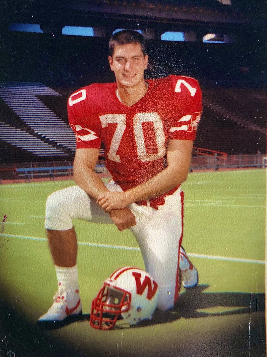 CFB247's tweet photo. Matt Barkley
University of Wisconsin, Lineman 1987-1991 https://t.co/QewTQSEHlY