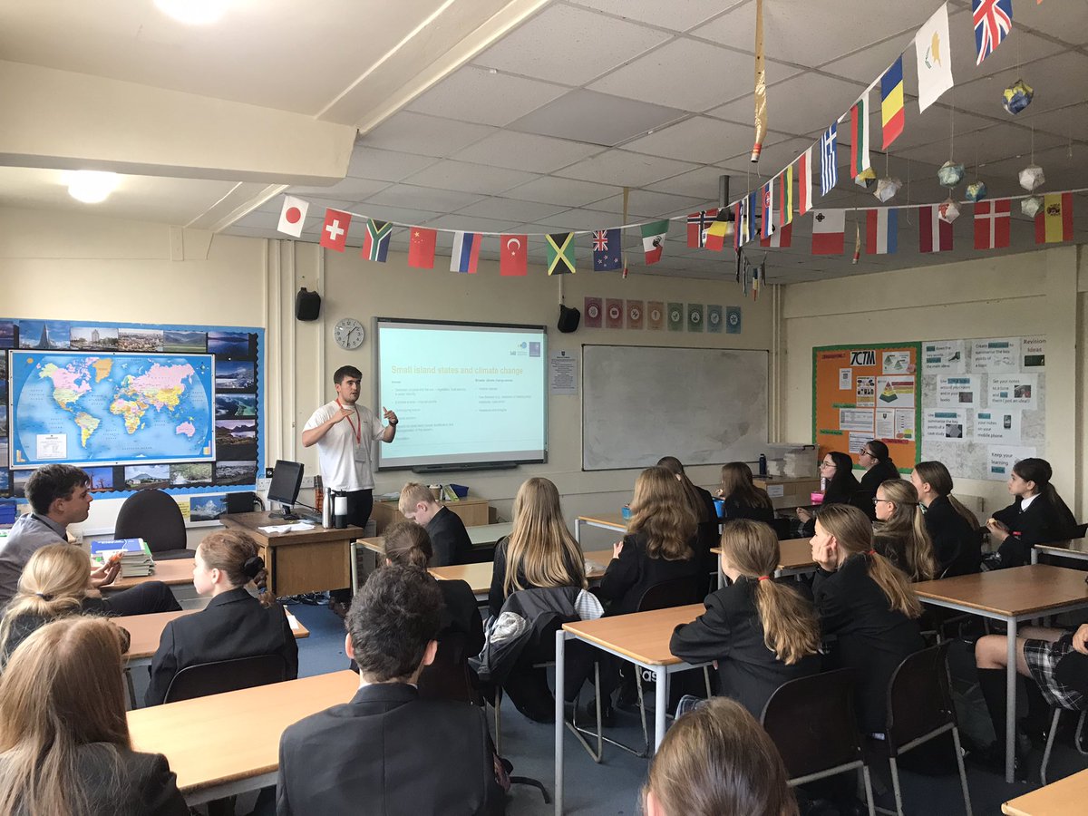 SWCHSGeography's tweet photo. Thank you @Dan_Hall97 for two great outreach sessions today. Lunchtime with KS3 on climate change and afterschool with KS4/5 on studying geography at Oxford University! 🌍 #geographyoutreach #oxforduni #climatechange #earthscienceweek https://t.co/ZX1UYHH4LB