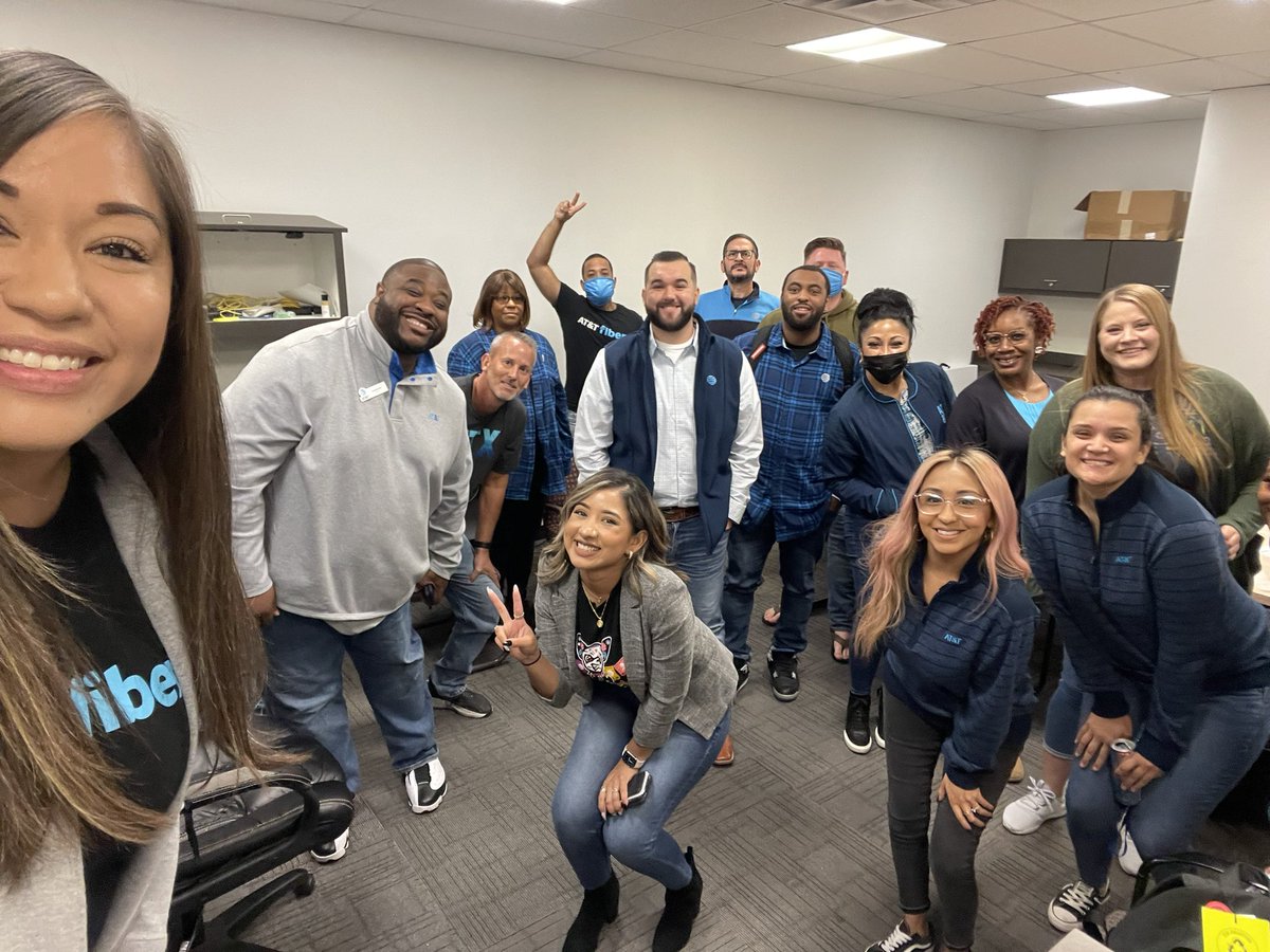 Learning all things Fiber 🌐#GIGillionaires⚡️@dbustamante1210 @israelmedinajr @KarenSRivas_ @NTX_Anuksha @NTX_Hendo @JessC_Nichole @AlyssaManoli @AlyssaHickeyNTX @MiguelDNTX @NTX_Jon