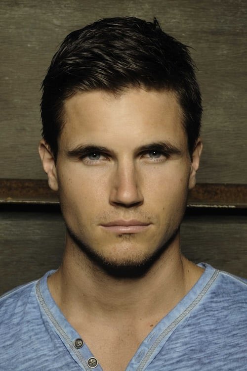 MasteroftheTDS's tweet photo. I know this isn’t the actor that plays Skarr in She-Hulk, but someone tell me I’m not crazy for thinking it was Robbie Amell? 😅 https://t.co/pypkBTAXZw