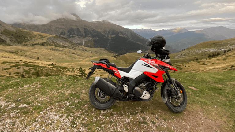 SuzukiMotoES's tweet photo. Desde Los Monegros 🏜a las gargantas de Los Pirineos ⛰, existen "mil Huescas diferentes".

Disfruta la ruta #TheSecretRider 😀👉 https://t.co/9hHRgHooFY

#suzukivstrom @Huesca_LaMagia @RuralkaOnRoad @TUHUESCA #suzukivstrom1050 #motoviajeros #huesca @MrHicks46 @Fernando_Blasco https://t.co/MAnTJthel2