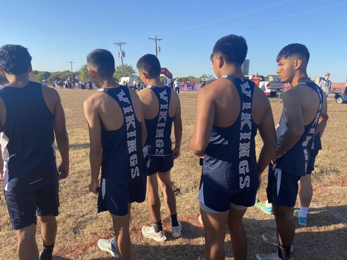 irvingnimitzcc's tweet image. Varsity 7-6A district meet! #irvingisd