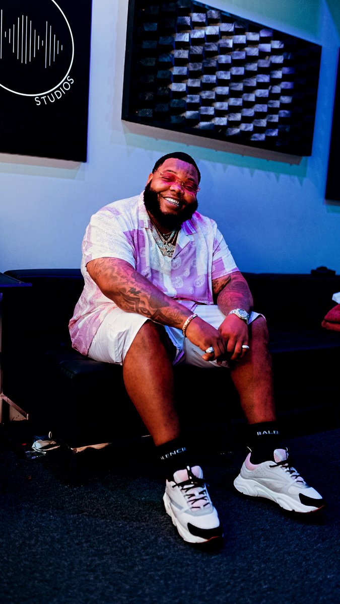 StarlightPR1's tweet photo. New Music On The Way! “City Blues” Out Now On All Platforms https://t.co/3IOxNb8a5k #smile #tame #tmike https://t.co/17kOqeCMIK