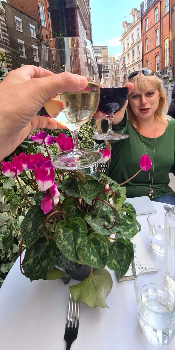 HelenLewry1's tweet photo. Fabulous meal. Thank you @theivycafe . #cheesyphoto https://t.co/FKc0eudkzV