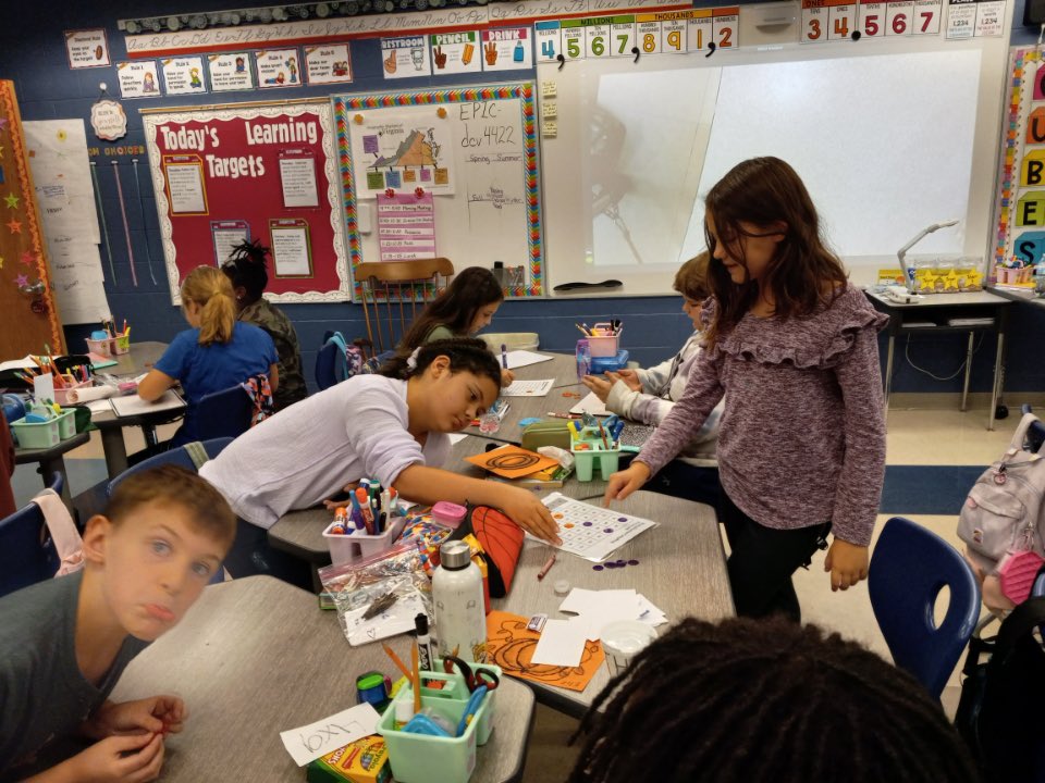 jsojuro's tweet photo. Hey @KelGreening our Fourth Grade Mustangs said math is NOT a spectator sport! How ‘bout some Fact Fluency Games that incorporate content and the Five Cs! @SWEStangs @sabwalls86 @BethLangston123 #SWESuccess #BuildingtheBestSPS #mathisnotaspectatorsport https://t.co/XCBew7Crrg