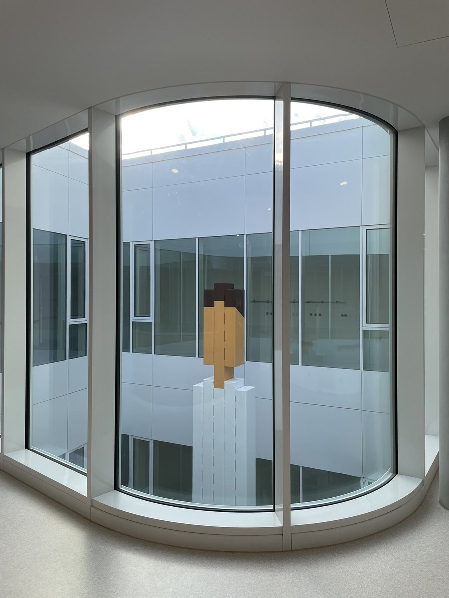 matthias_braun's tweet photo. #matthiasbraun #contemporaryart #contemporaryartist #humanscale #artinarchitecture #kunstambau #sculpture #universityhospital #regensburg #uniklinik #patio #competition #firstprize #architecture #innenhof #artandarchitecture #giacometti #steel #xxlart #big #conceptualart https://t.co/BdfK1Tev66