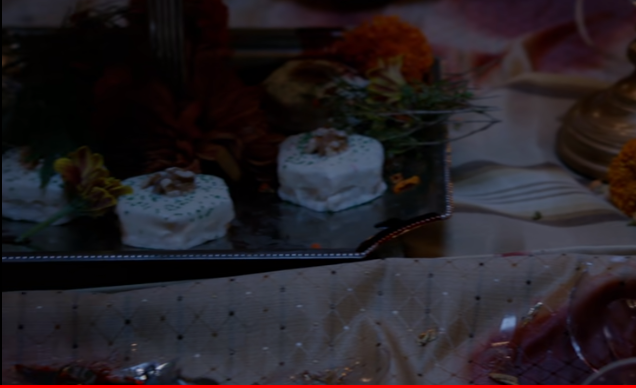 Switzer_WSHS's tweet photo. Tell me the Originals didn't just jazz up some Little Debbie cakes for this Thanksgiving feast. #Originals https://t.co/yrT8rfk7qw