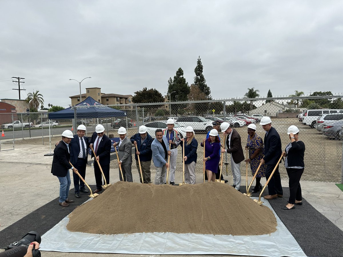 AsmLisaCalderon's tweet photo. #TeamCalderon joined the @CityofNorwalkCA this week to celebrate the groundbreaking of the Veterans Villas at San Antonio! (1/2) https://t.co/TJ0jRSMV1x