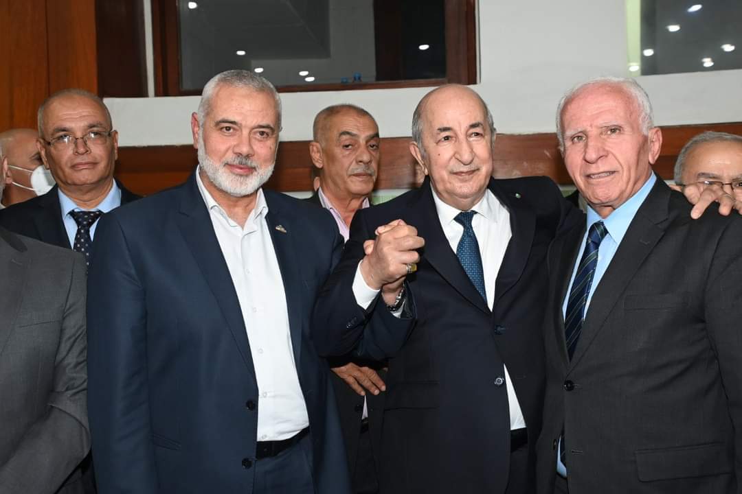 bellmolamine's tweet photo. أرض فلسطينية مباركة أراد الله أن يكون مددها وقيام دولتها على يد رجال أرض #الجزائر المحروسة المباركة و تلك حكمة العليم الحكيم في إختياره لأرض الجزائر و للرئيس #تبون

طالما أن الجزائر موجودة على هذه الأرض فإن #فلسطين أيضا موجودة وستظل موجودة إلى أن يرث الله الأرض و من عليها https://t.co/QRhcEn2lhx
