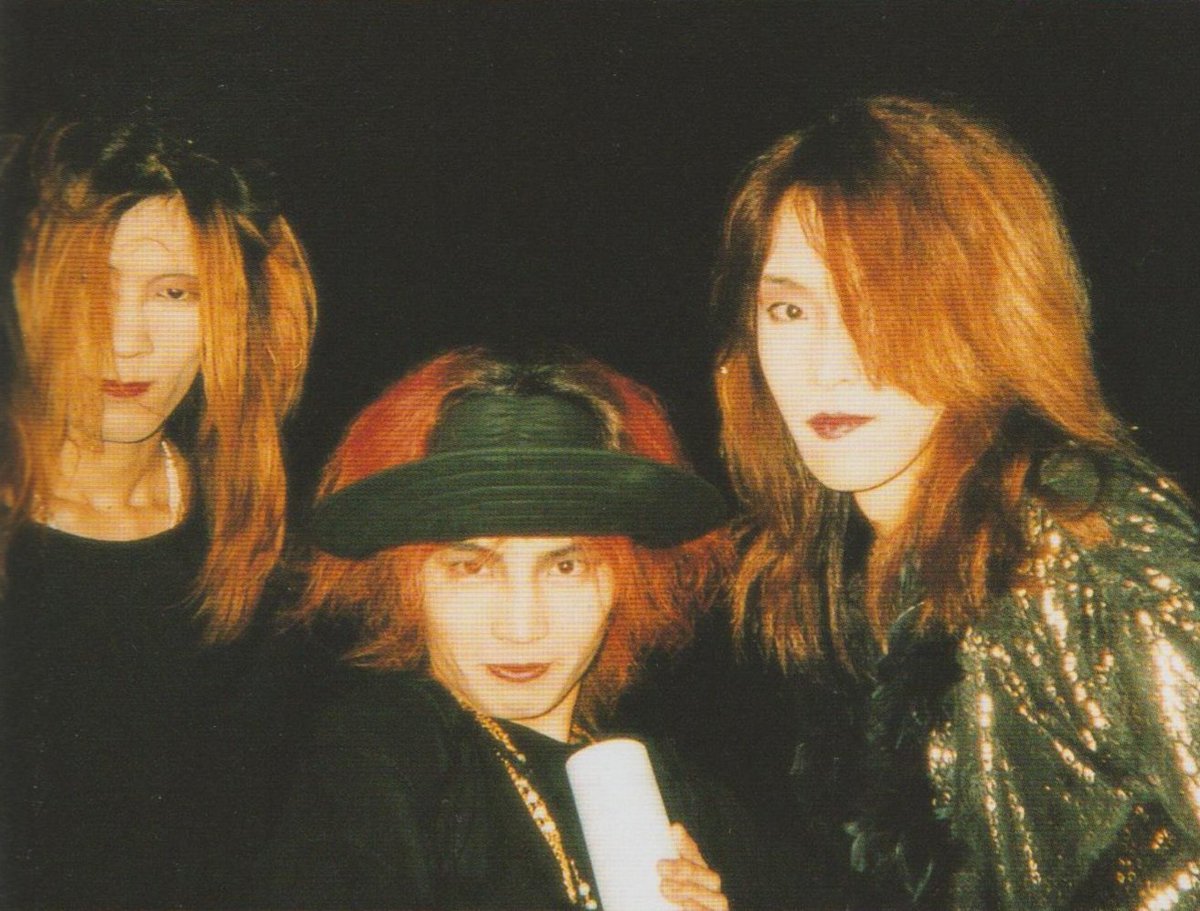 wunl4you's tweet photo. La'cryma Christi《前のベーシスト、KITA-Jさん》
1. TAKA & KITA-J
2. TAKA, LEVIN & KITA-J
3. KITA-J & LEVIN
#LacrymaChristi #ラクリマクリスティ #ラクリマ #KITAJ #LEVIN #TAKA https://t.co/wN2vMjrYyV