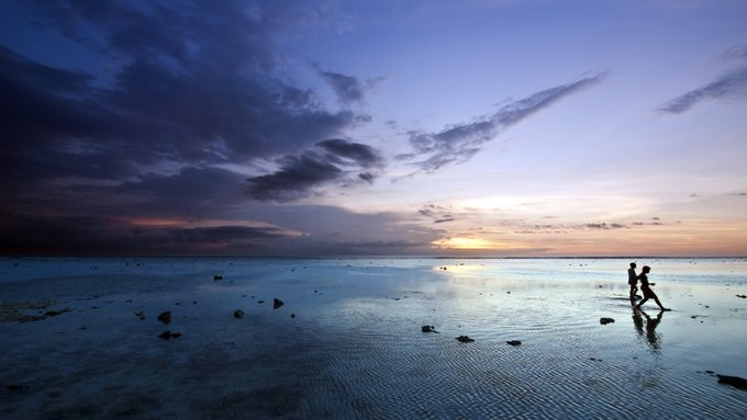 BumbaStepan's tweet photo. ⚡ Gili Sunset ⚡ Part of my Sunset Series ➡ 50% of sales will go back into the #NFTCommunity 👇 click 👇 https://t.co/lJt6eqcx7c #artwork #NFT #NFTart #sunset #nftcollector #cryptoartist #NFTs #wezenaar #rickwezenaar https://t.co/qFcfz5G4n3