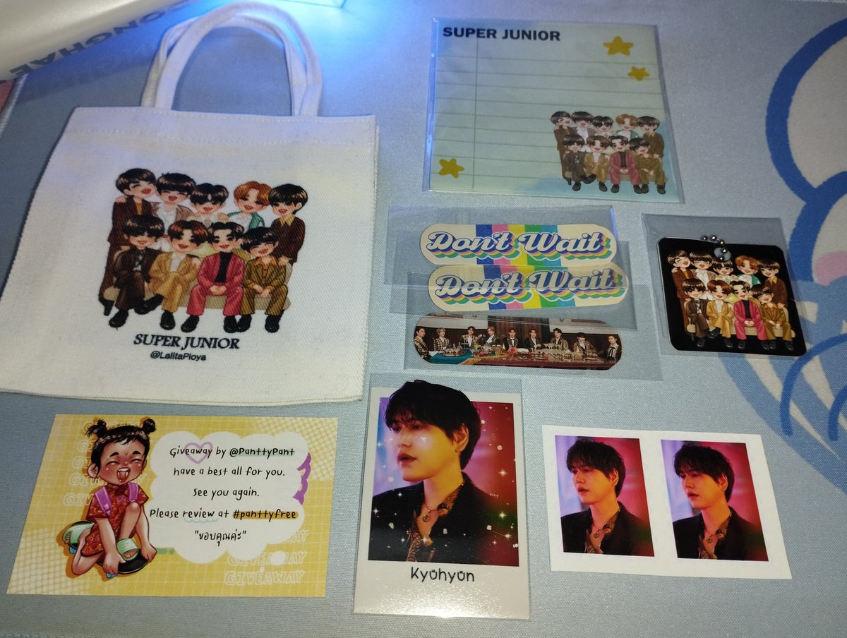 iKOMYLF's tweet photo. Thanks @PanttyPant for all the cute freebies from Thailand! There are a lot of things inside this cute mini tote bag(? 😍 love everything so much! 💙 https://t.co/nfREkVxcJd