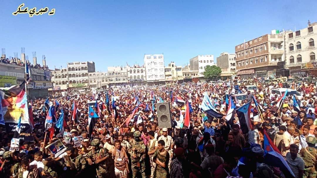 عندما نقول ردفان غير
ليس مناطقية
ليس غرور
ليس تقليل من الآخرين 
هكذا اردها القدر أن تكون 
وعندما يكون الزخم الثوري بخير في ردفان معنا ذلك كل الجنوب بخير لأنها قبلة الاحرار وقلب الجنوب النابض
بأختصار هي أيقونة الثورة التحررية 
#ثوره_14اكتوبر_الجنوب_يتحرر