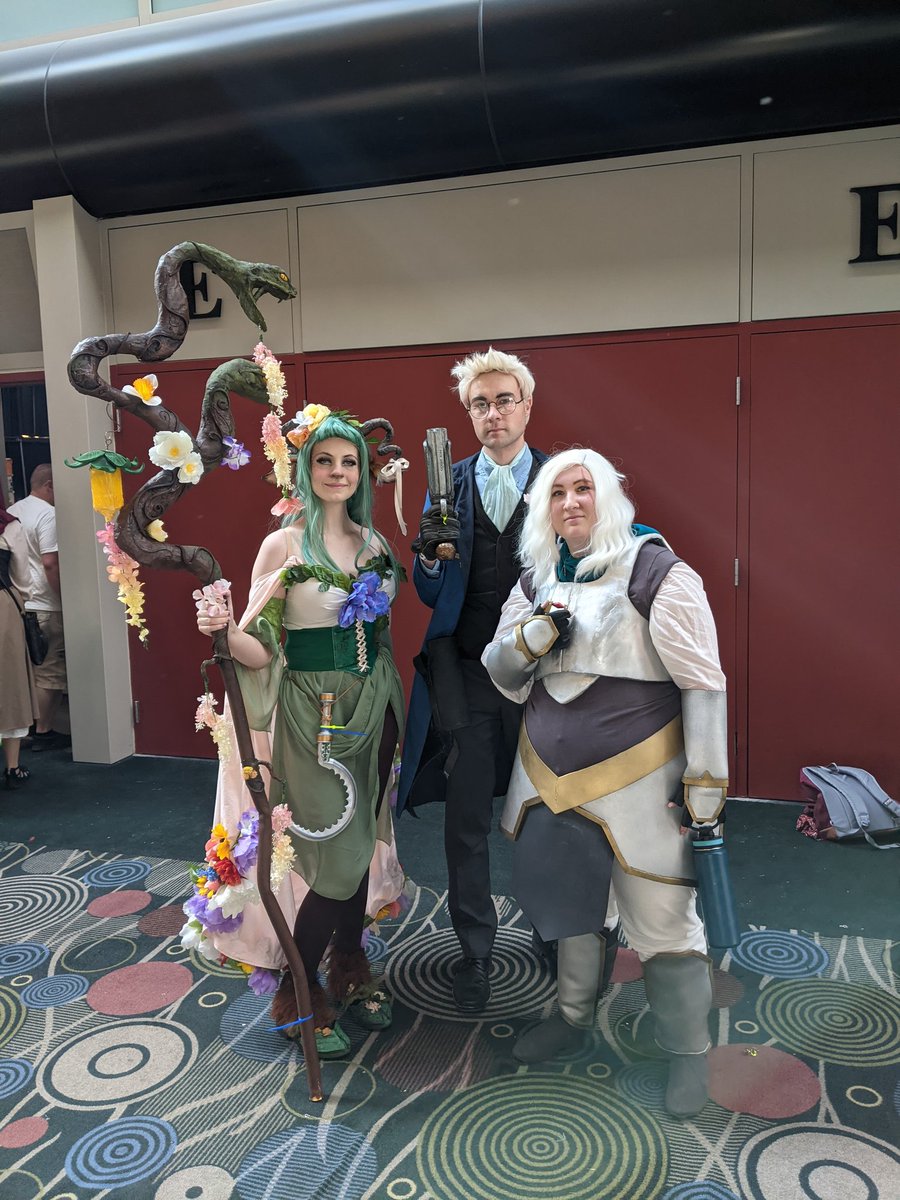 PoppletronVA's tweet photo. My sister and I were Pike and Percy at FanX last month and episode 36 of @CriticalRole has made all our pics so much better in retrospect. 

Especially the ones of Fearne stealing Pike's holy symbol, can't believe they actually joked about it in the episode. I love it so much. https://t.co/Dm56ByyB0J