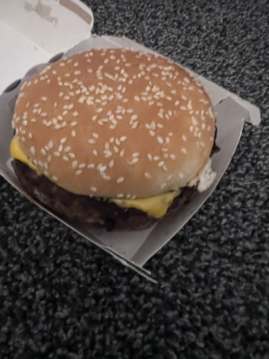 nile_rickard's tweet photo. @ubereats_uk  freezing cold order from @McDonalds  yet again !!! No consideration what so ever for peoples food. Taking on more deliveries they can handle so peoples food goes cold. Food quality is absolutely disgusting ! And staff at @McDonalds clearly can’t read ! https://t.co/T4sANHFAK5
