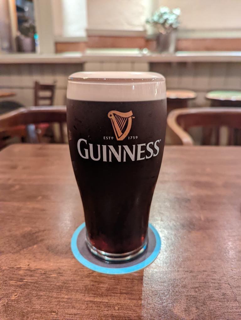 beautifulpints's tweet photo. south county bar, douglas, cork https://t.co/9jybxrhHnu