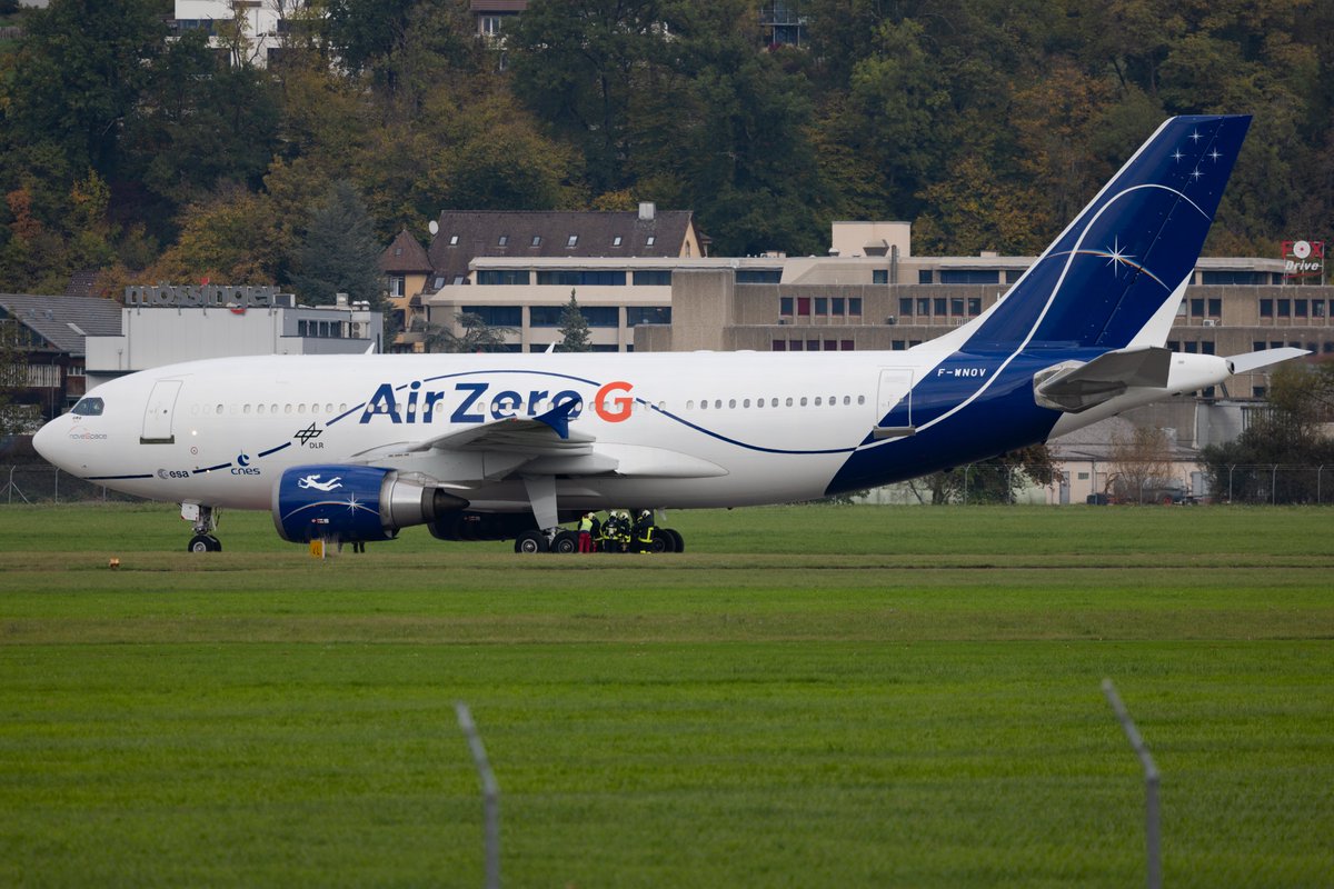 johnrichard1024's tweet photo. Smoky landing today at #LSMD with spotter luck. The just apears 5 min before landing☀️. #Airbus A310-304  | F-WNOV | #SANovespace | 13. Oct 2023. 

#0Gravity, #UZHspaceHub, #UZH.

Thanks @Easyspotting, @Schmidy_87 https://t.co/1NDdWgGGkf