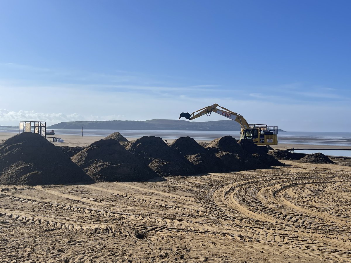 WestonBeachRace's tweet photo. Selection of images from today on the beach as the track team start the build of the course and putting the tunnels into place
https://t.co/yP37N1MoOD
Stay tuned for more updates tomorrow!
#WBR #WBR22 #WestonBeachRace #BeachRace #SandRace #Keyway #Plant #Event #EventBuild https://t.co/ButyQkHVwq