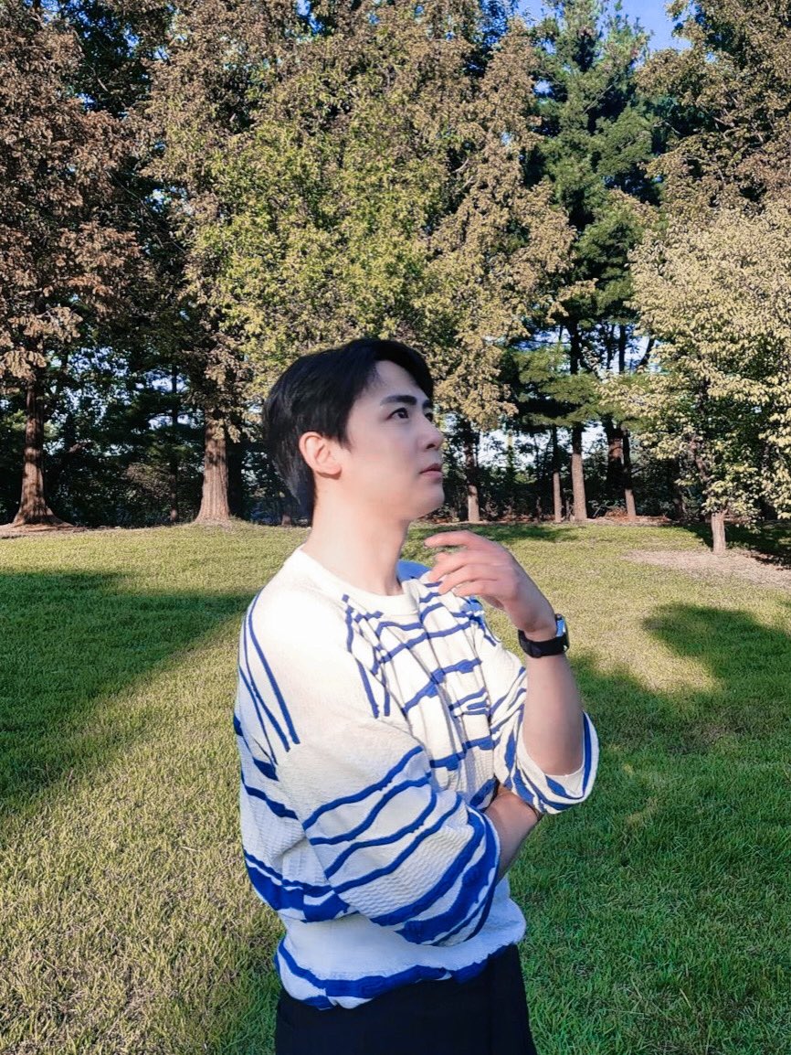 Nichkhun_pics's tweet photo. 🍃

#2PM #NICHKHUN https://t.co/wfqxfmisG8