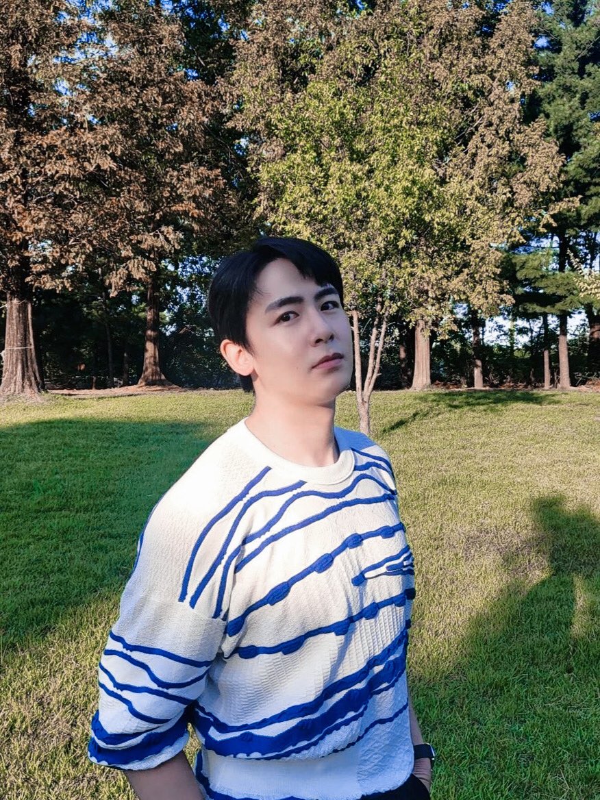Nichkhun_pics's tweet photo. 🍃

#2PM #NICHKHUN https://t.co/wfqxfmisG8
