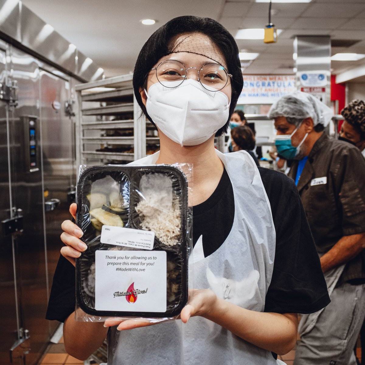 ProjAngelFood's tweet photo. The joyous group from @InitiativeWW helped make thousands of meals and offered up lots of help for our critically ill clients.
#InitiativeGives! #CookingUpLove https://t.co/qF30zUt66a