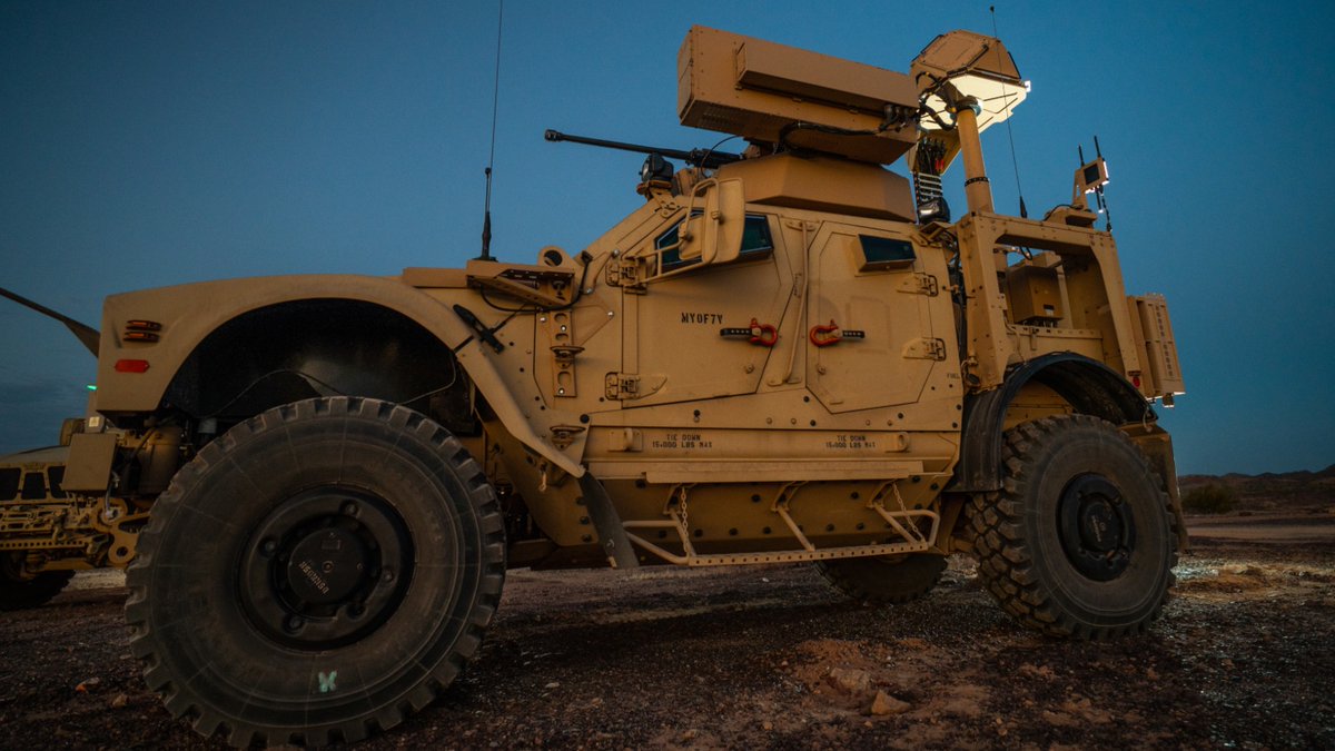 📰 #ICYMI: @USArmy awards #RaytheonDefense a counter-UAS contract for Ku-band Radio Frequency Sensors, or #KuRFS, and Coyote effectors. The #USArmy will deploy KuRFS and Coyote to defend against #drones. Learn more: rtxdefense.co/3SW5yLk #AUSA2022 #CounterUAS