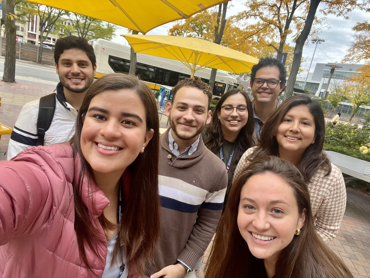 Today, we had the pleasure of honoring #HispanicHeritageMonth at @BIDMChealth celebration event. Take a look at some of our hispanic research fellows having a great time! 🇵🇪🇨🇴🇲🇽🇪🇨🇭🇳🇨🇷