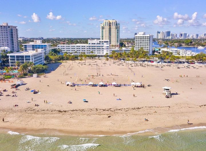 B Ocean Resort from a bird's eye view!

#resort #oceanview #tropical #beach #sun #ocean #floridavacation #dreamvacation #travel #instatravel #travelbuddies #jetsetfam #fortlauderdale #southflorida #soflo #thepalmbeaches #miamidade  #relax #vacation #staycation