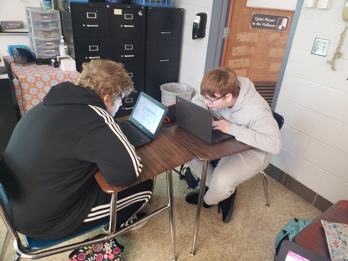 8bBmms's tweet photo. Coordinate Plane Battleship! #bmmstitans #8bbelievers https://t.co/YdeU7QacTy