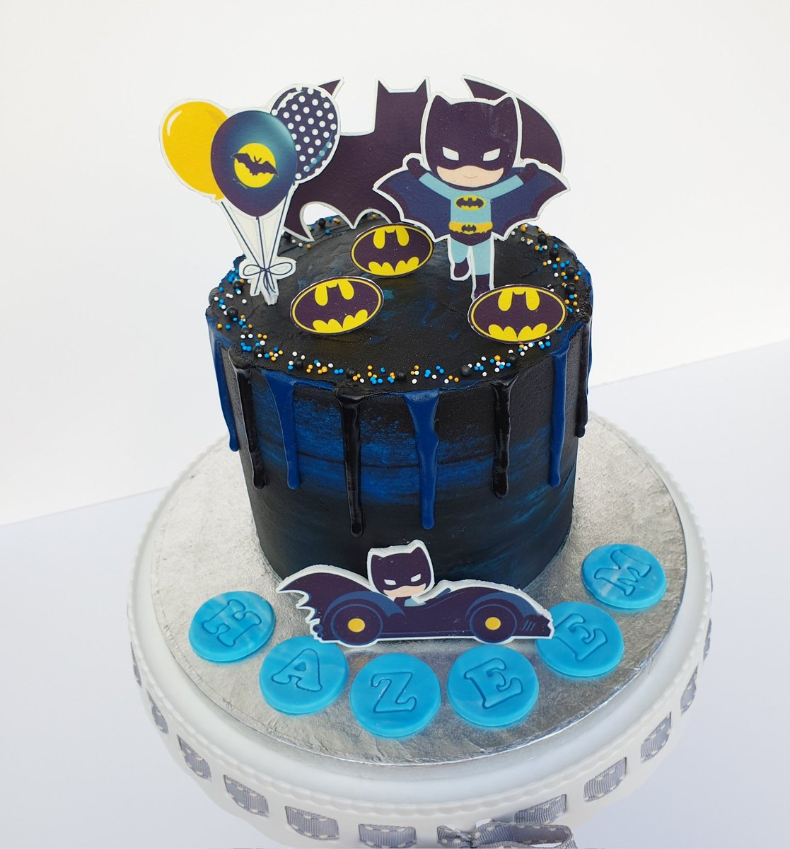 durresh1's tweet photo. My youngest Hazeem's cake for completing the Qaeda and starting the Holy Quran.
#batmancake #surprisecake https://t.co/Vd2kRQ4FmF