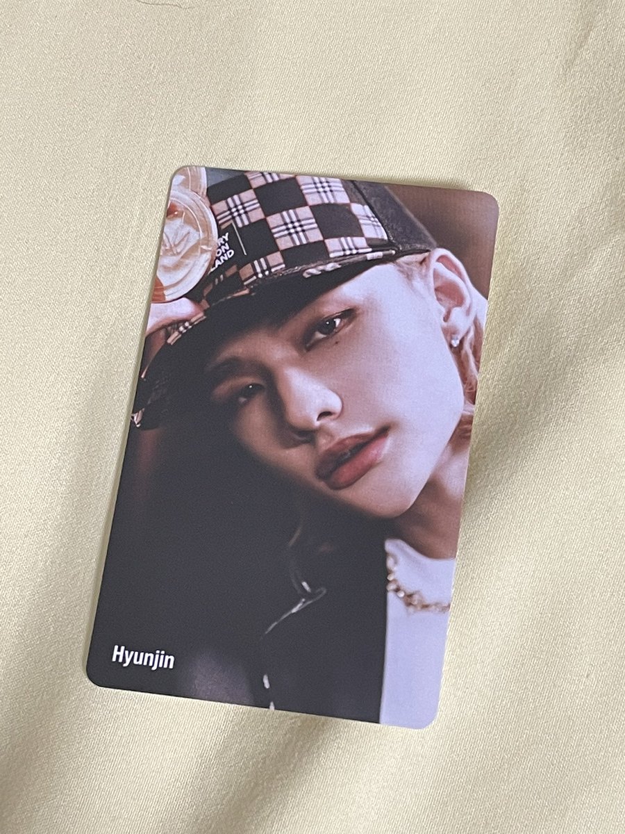 YDHY319's tweet photo. 스트레이키즈 현진 포카 양도합니다

제시

WTS Straykids 
Photocards Selling⭕
KR bank

스키즈 방찬 창빈 현진 한지성 필릭스 시그 짭폴라 이즈위 바인더 올인 위드팬즈 공방
SKZ BangChan Hyunjin Changbin Felix Han Synnara Polaroids Bin https://t.co/ckkrBOTksn