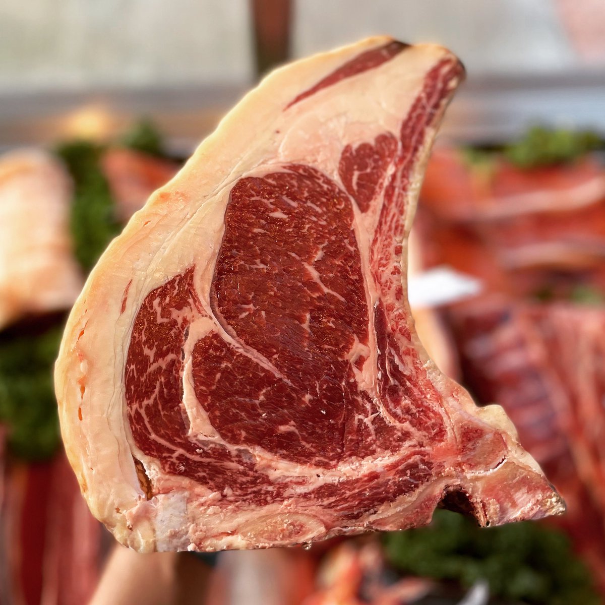 BlocknBottle's tweet photo. We’ve just cracked into this 31 day Himalayan salt aged Aberdeen Angus Cross wing rib
#meatbeerlife #Heaton #Newcastle #wontlastlong #knowyourbutcher https://t.co/E2Pp1Wmu1r
