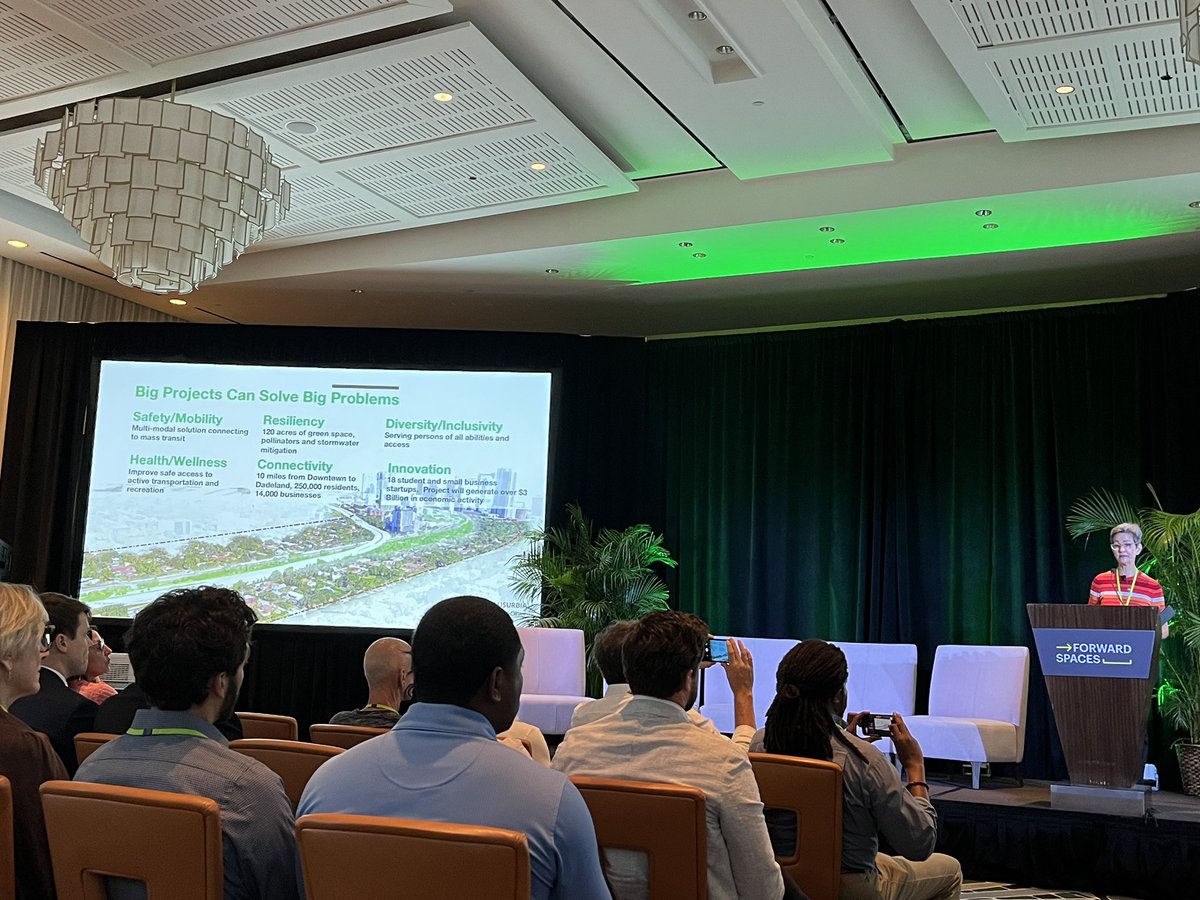 tommilaitio's tweet photo. Meg Daly / @theunderlinemia : Florida is the most dangerous state for #cycling. Miami Dade County is dangerous for cyclists. A 10-mile park is not only a green space but also a radical solution to improve #safety. #parks #forwardspaces #thehighlinenetwork https://t.co/9bUsz4ku68