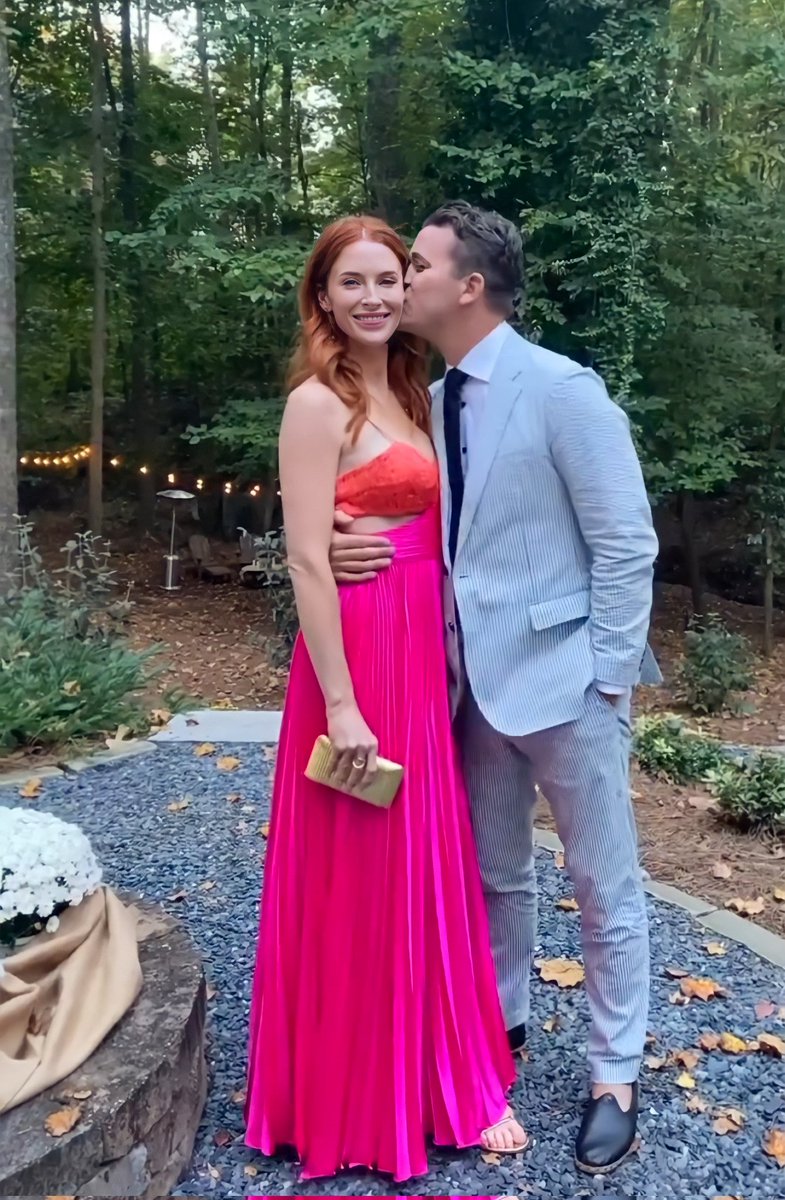 bridgetforlife's tweet photo. 📷💗 Latest of Bridget 

@BridgetRegan #bridgetregan https://t.co/VwmfXha05M