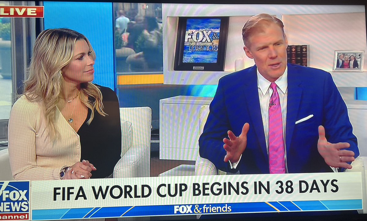 AlexiLalas's tweet photo. Hello Sunshine. Some morning soccering in NYC. https://t.co/pXGLwcXuG4