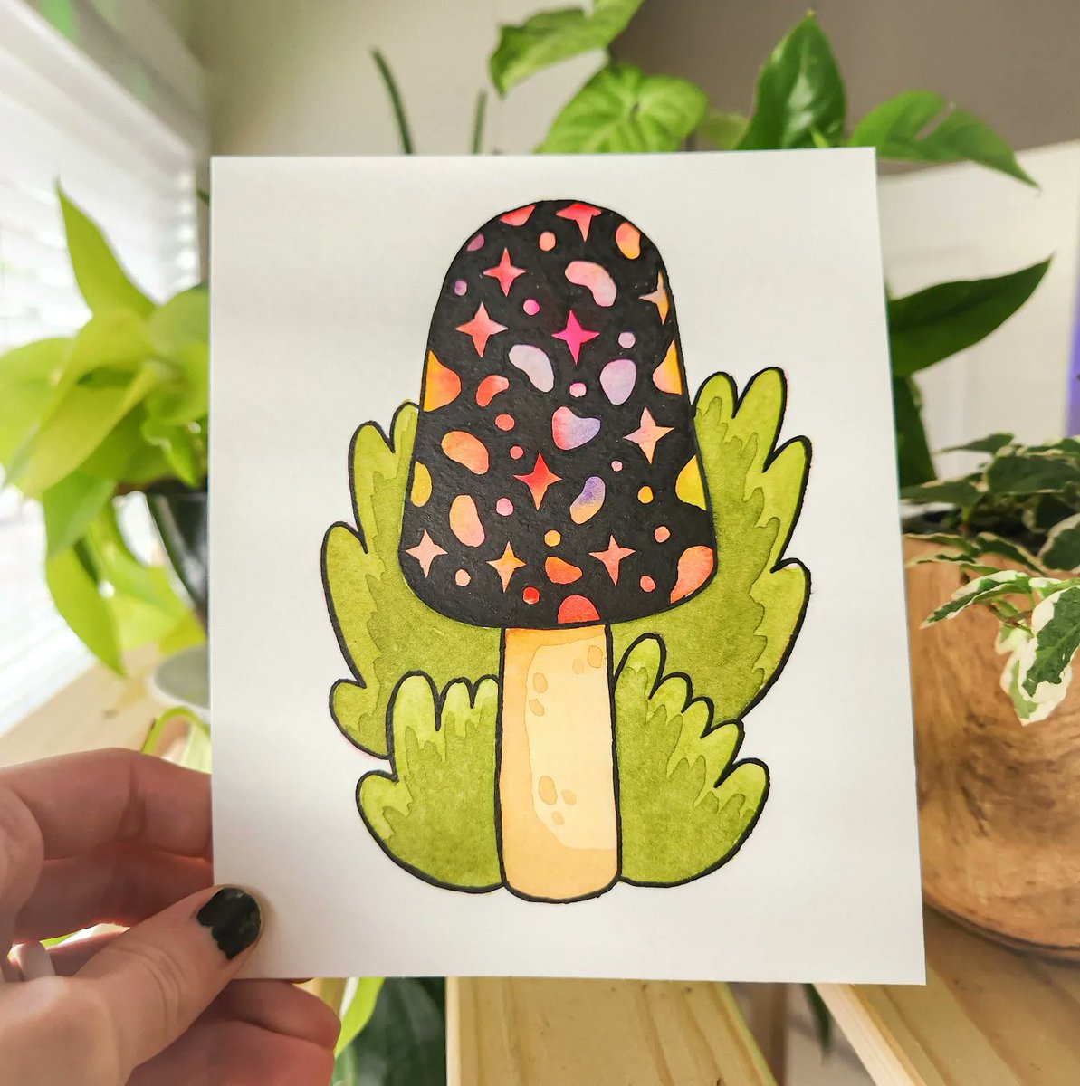 I wanted to do a negative sparkle painting for the Morel mushroom prompt #shroomtober ✨️ 🌈